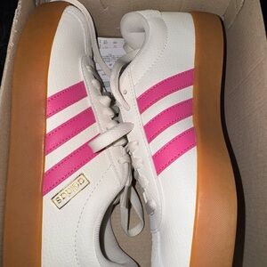Adidas Women's White and Pink Sneakers with Gum Sole
